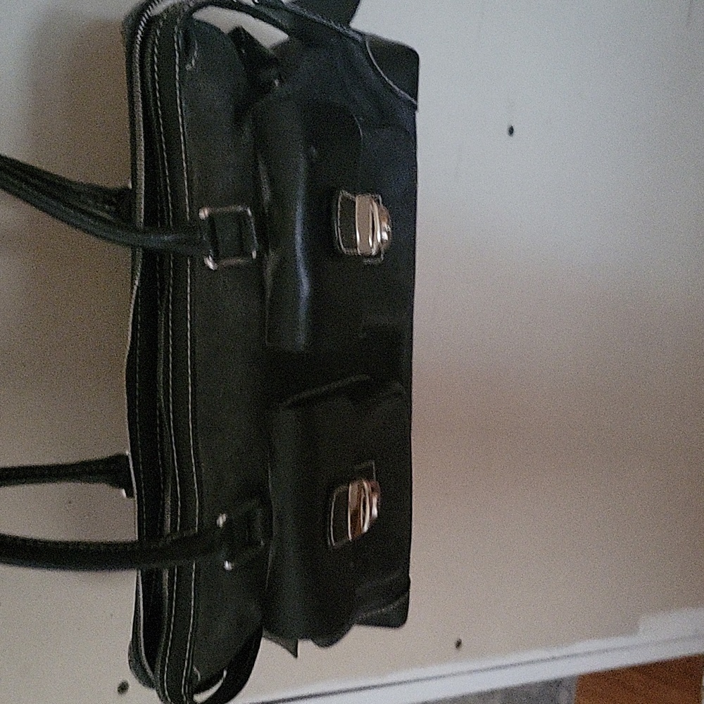 Dooney and Bourke inc.